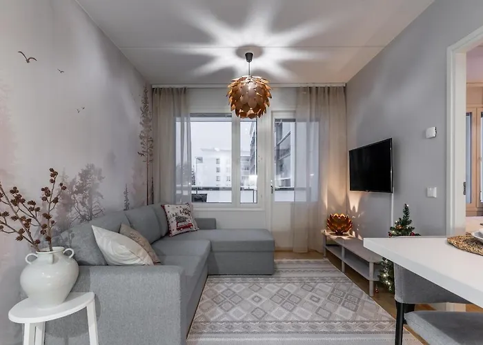 Scandi Forest Flat Across From The Train Station Appartement *